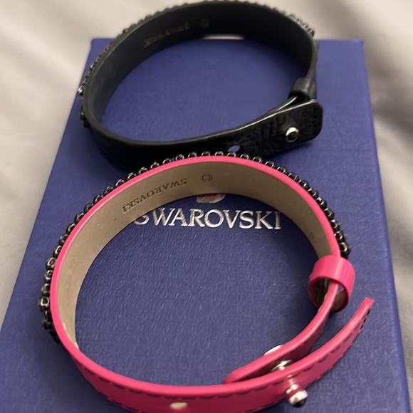 SWAROVSKI CRYSTAL LEATHER BRACELET SET 🔥🔥 - Picture 9 of 13
